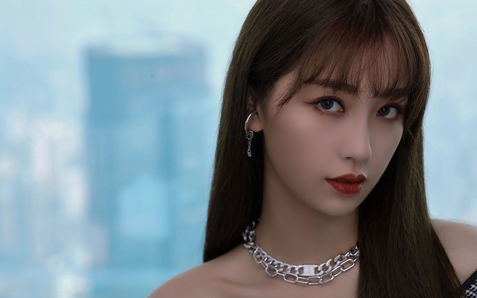 “西甲德比热血开战,场面火爆球迷欢呼”,2020西甲德比哪个台直播