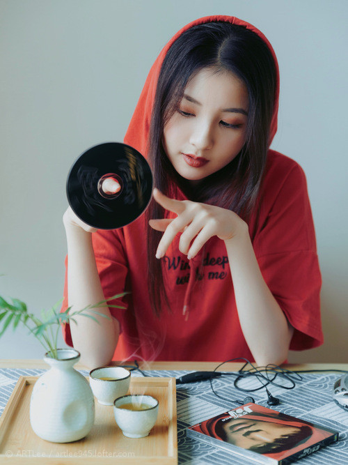 b体育平台-田径赛季强手如云百米大战激烈，田径 百米