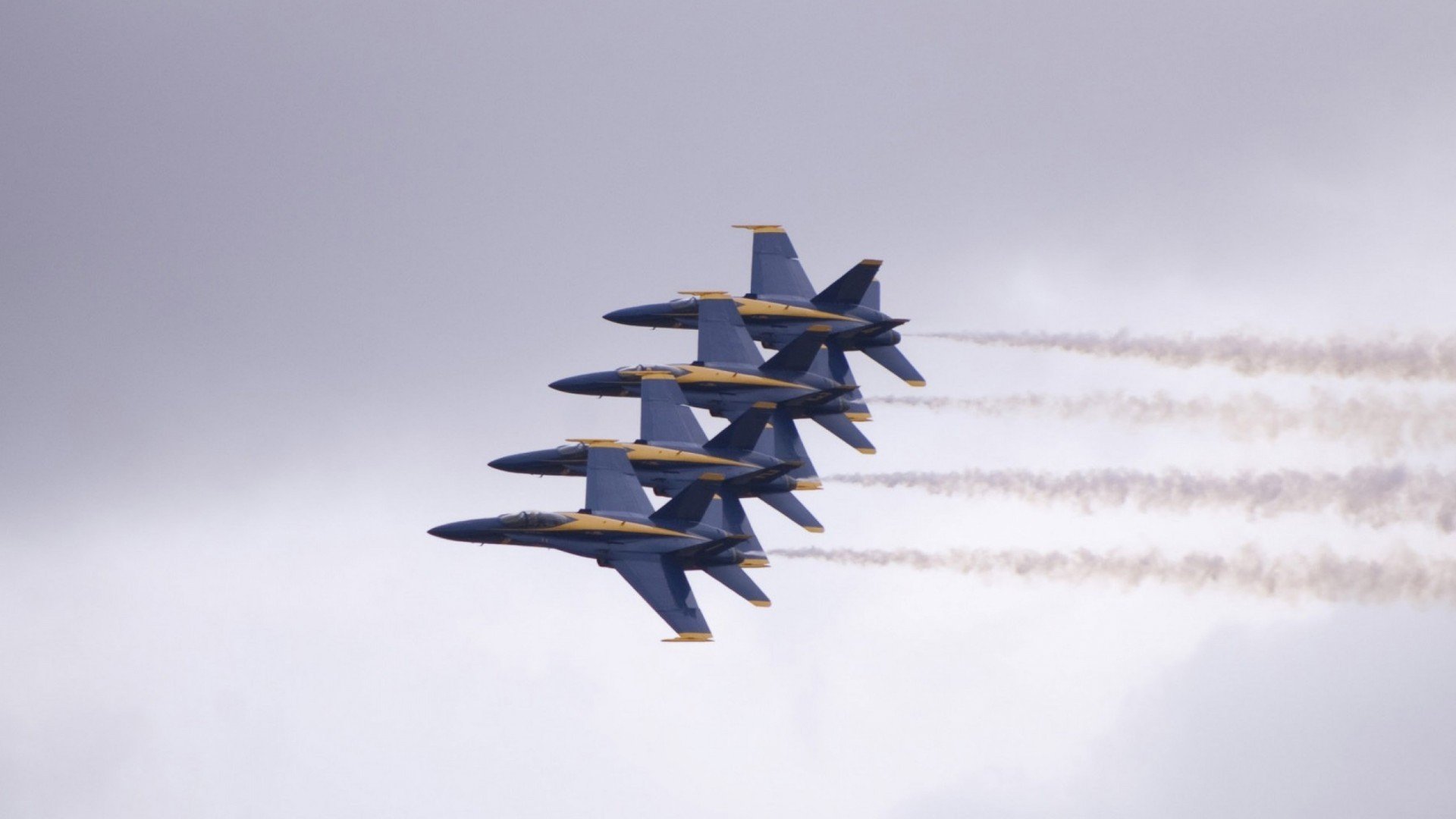 跳水决赛波兰女将冷静沉着,波兰跳水运动员女