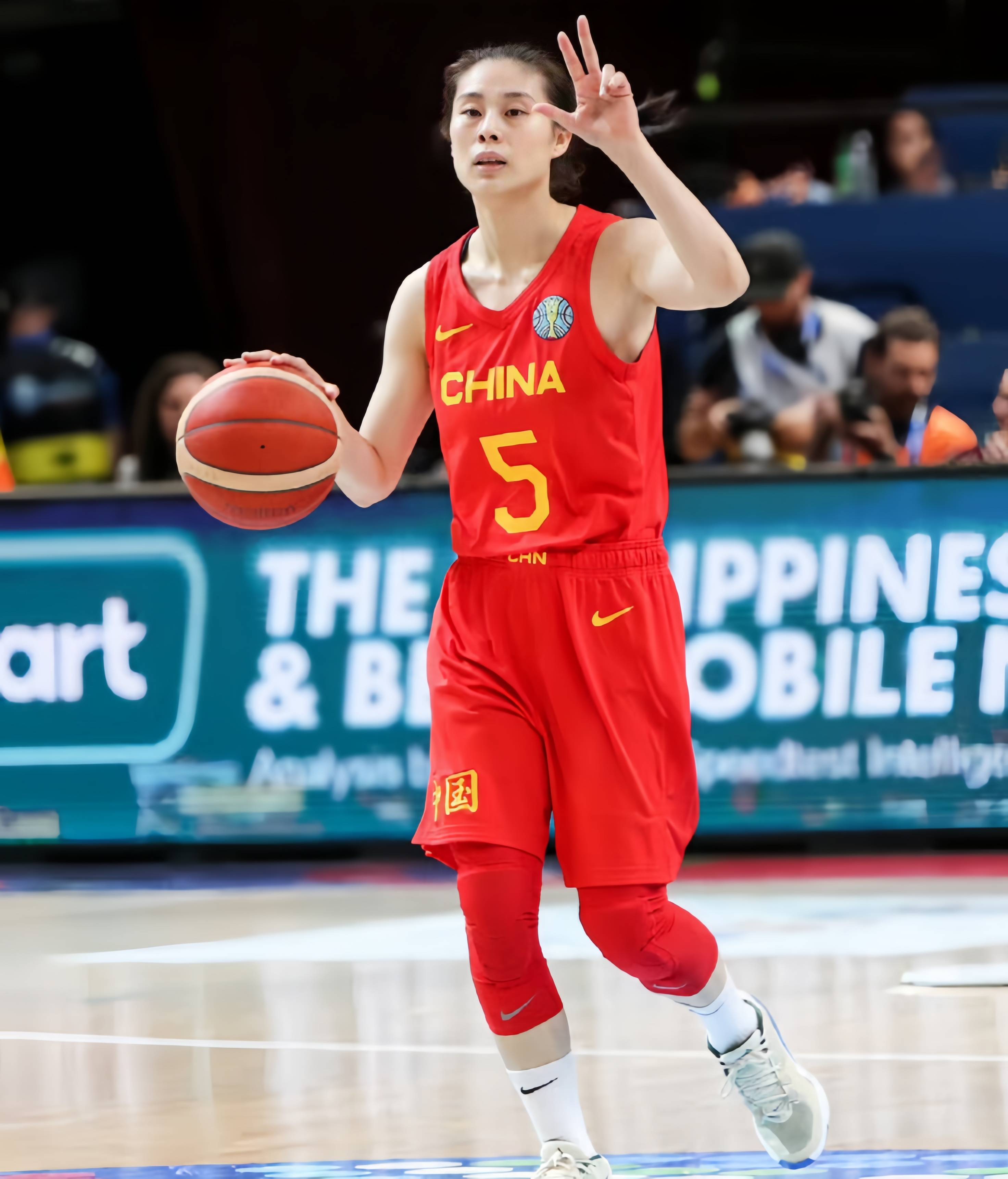 B体育官方网址：中国女篮：奥运目标，全力以赴，再创辉煌，为国争光的简单介绍