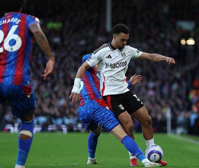 包含B体育官方网站：英超富勒姆的战术革新与未来展望的词条