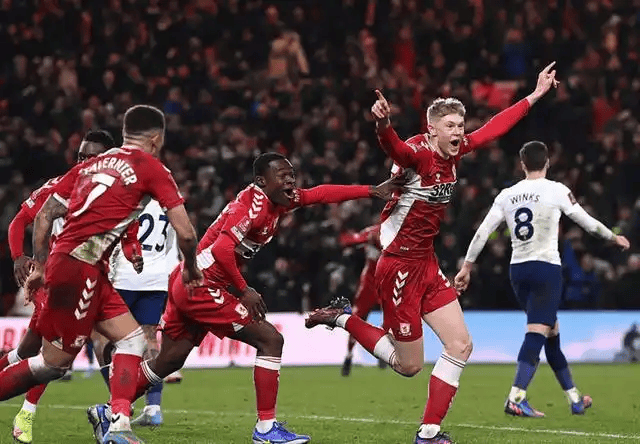 B体育官方网站:英超战术的多样性：从细节看成功的简单介绍