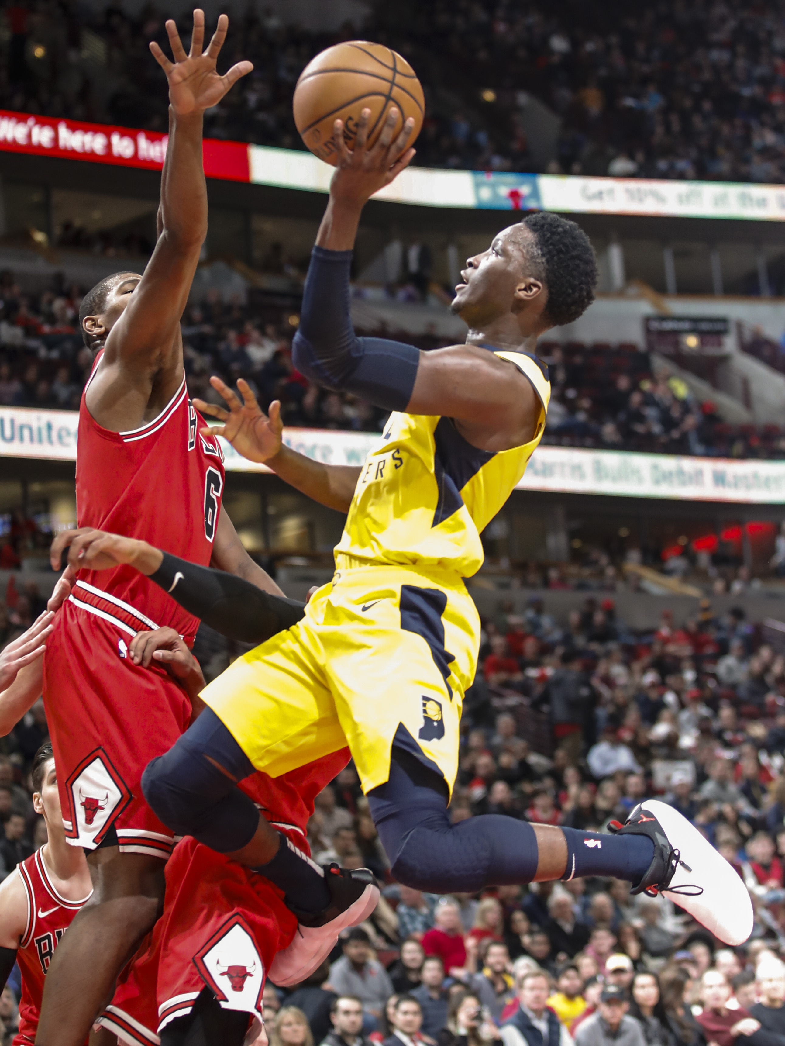 B体育官方网址：篮球评论员生存之道：专业知识与独特视角的简单介绍