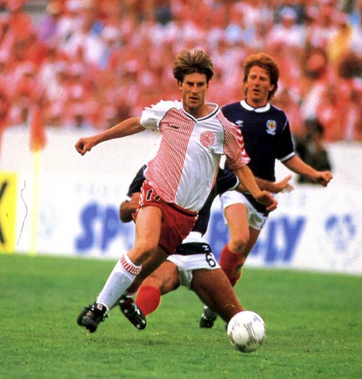 包含B体育:世界杯的历史经典比赛，回顾难忘时刻的词条