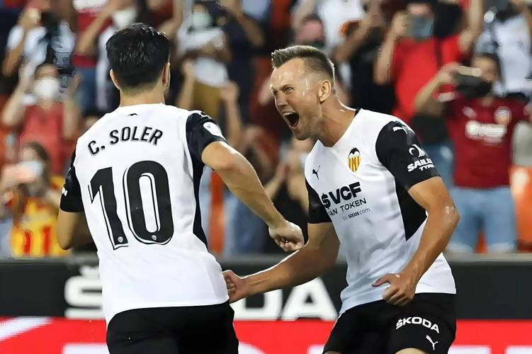 B体育官方网站:西甲的俱乐部对抗:历史对决的重温的简单介绍 B体育官方网站:西甲的俱乐部对抗:历史对决的重温的简单介绍